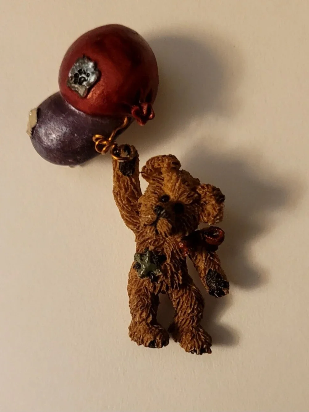 Boyd's Bears Milo Teddy Bear Holding Two Balloons Brooch Pin